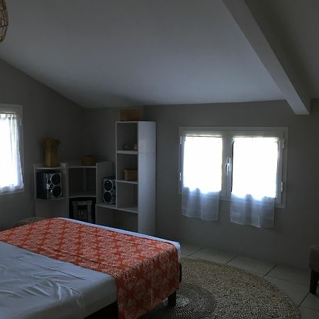 House With 5 Rooms In Etang Sale, With Wonderful Mountain View, Enclos L'Etang-Sale Exterior foto
